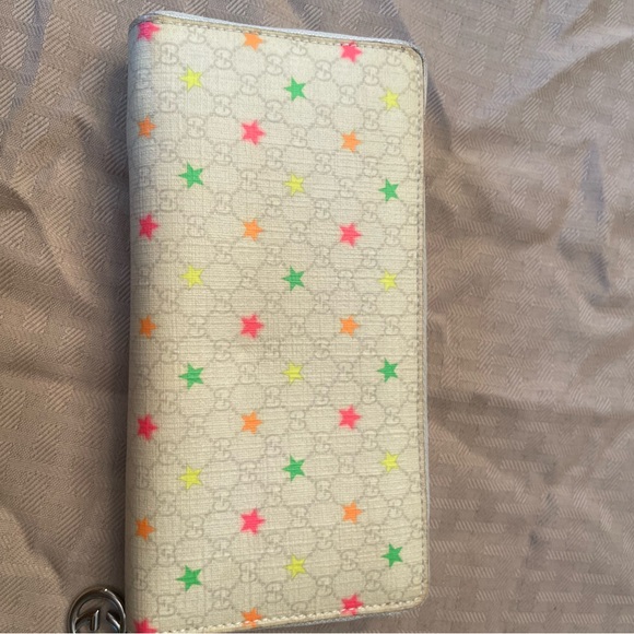 Make an offer!!  Authentic Gucci Multicolor Star Pattern Wallet Preloved - Picture 12 of 14